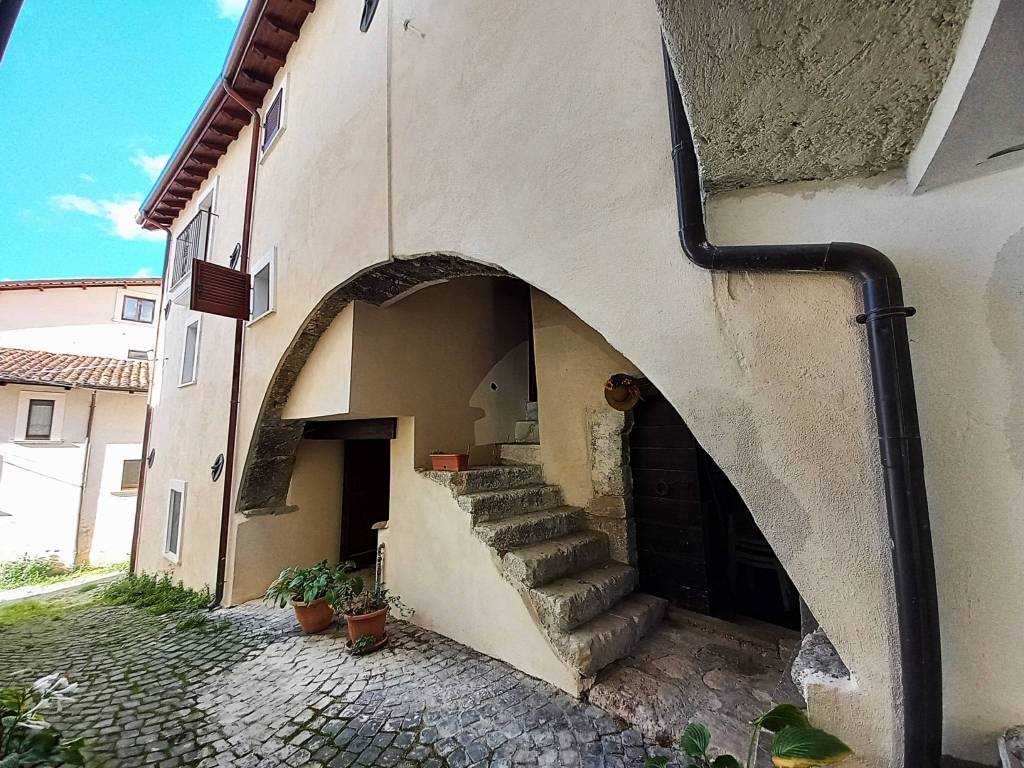 Casa indipendente a Lucoli in Via Antigone - Foto 2