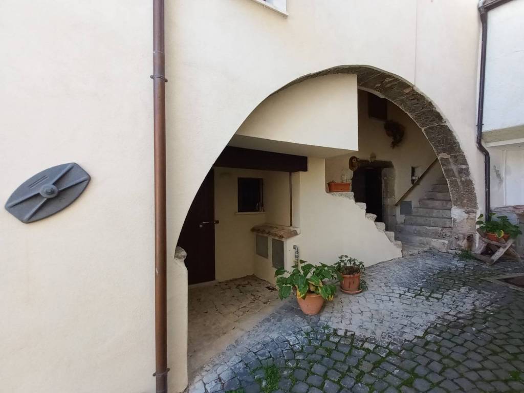 Casa indipendente a Lucoli in Via Antigone - Foto 3