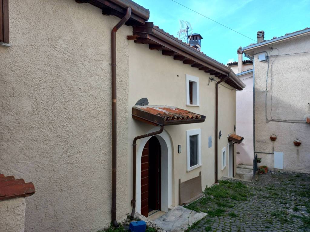 Casa indipendente a Lucoli in Via Antigone - Foto 5