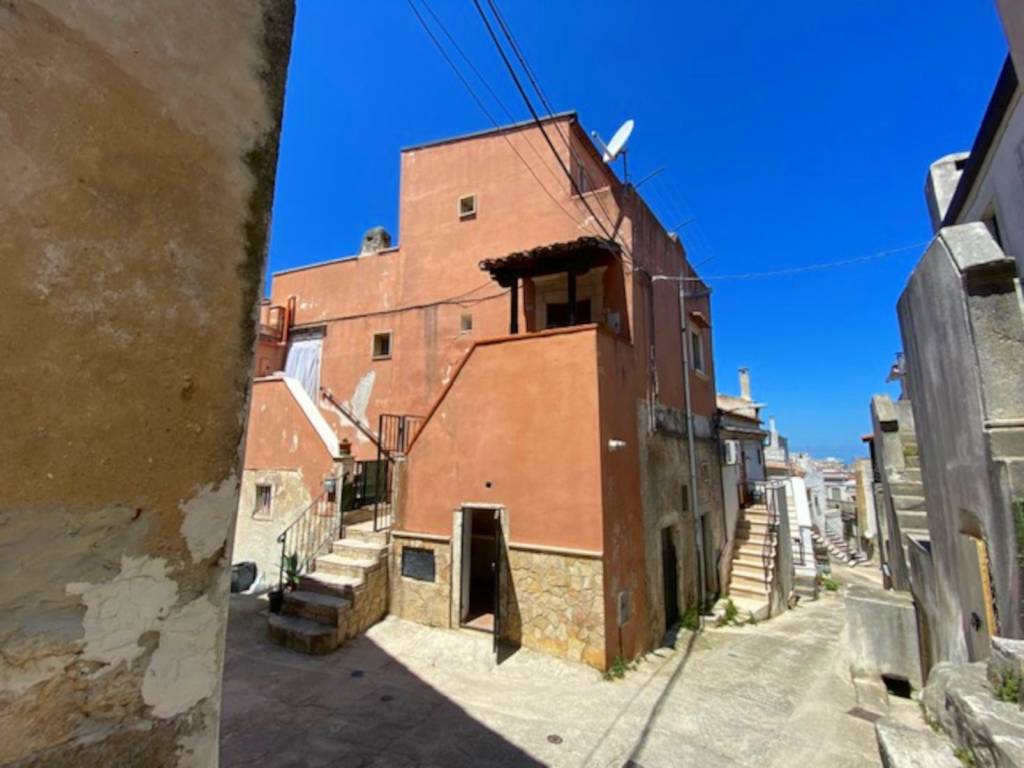 Casa indipendente a Vico del gargano in Via Laganella, 18 - Foto 2