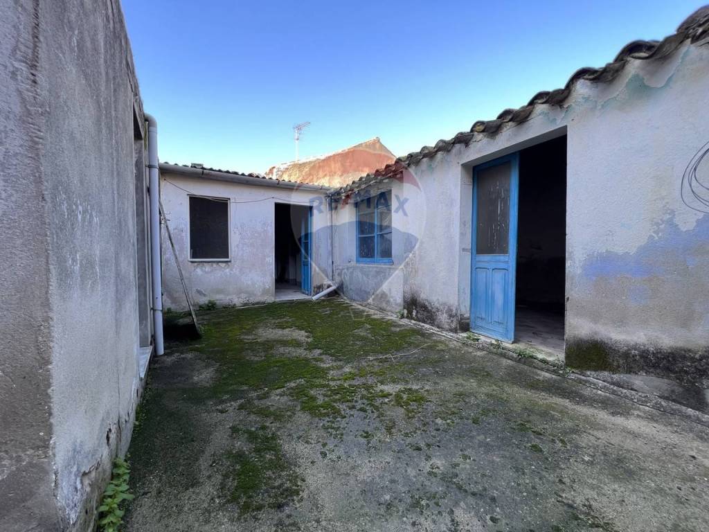 Casa indipendente a Sinnai in Vico Eleonora d'Arborea - Foto 5