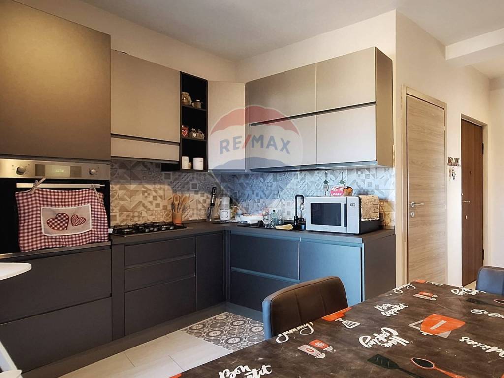 Appartamento a Tradate in Rodolfo Morandi - Foto 2