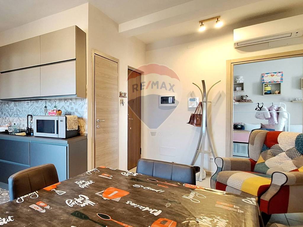 Appartamento a Tradate in Rodolfo Morandi - Foto 5