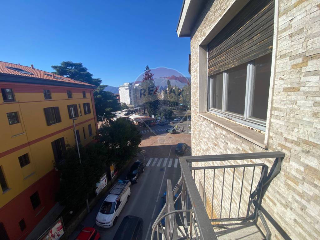 Appartamento a Luino in Via Bernardino Luini, 5 - Foto 2