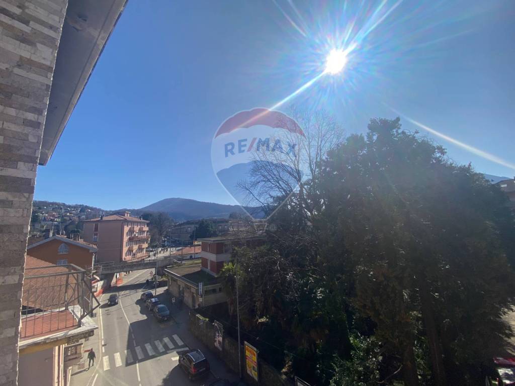Appartamento a Luino in Via Bernardino Luini, 5 - Foto 3