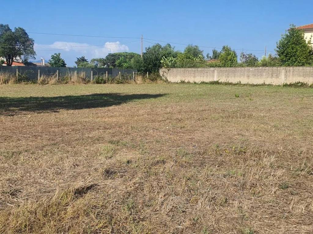 Terreno a Aprilia in Via Basento S.N.C. - Foto 4