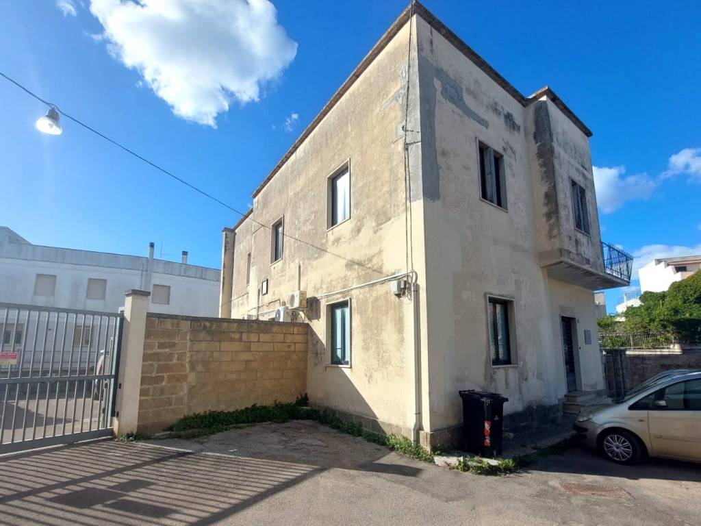 Palazzo / stabile a Tricase in Largo Santa Lucia - Foto 2