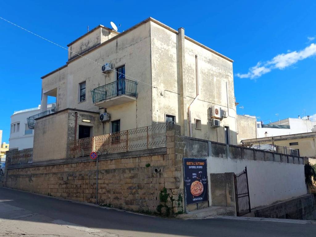 Palazzo / stabile a Tricase in Largo Santa Lucia - Foto 4