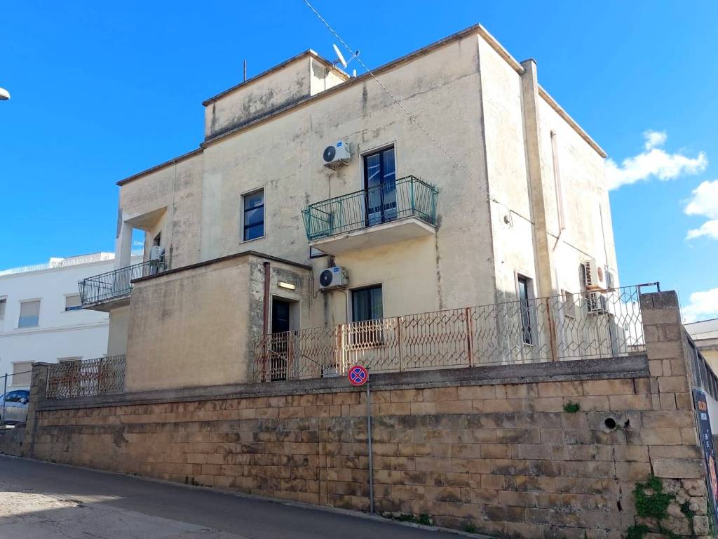 Palazzo / stabile a Tricase in Largo Santa Lucia - Foto 5