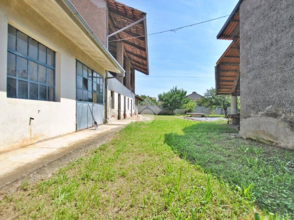 Casa indipendente a Borgo d'ale in Via Livorno, 19 - Foto 2