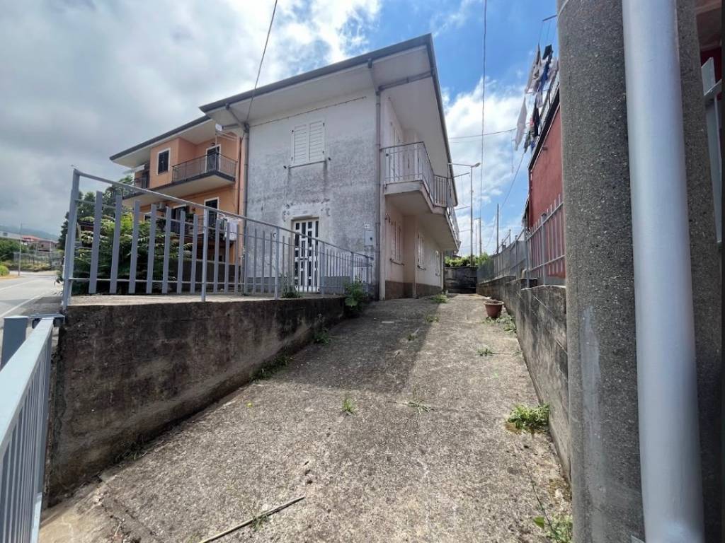 Casa indipendente a Lamezia terme in Via Provinciale, 40 - Foto 2