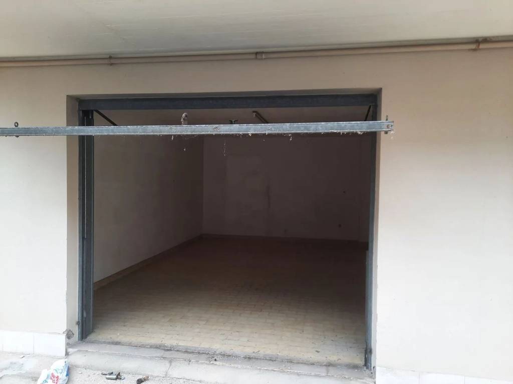 Box / garage a Spoltore in Via Ginevra S.N.C. - Foto 2