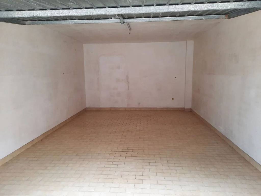 Box / garage a Spoltore in Via Ginevra S.N.C. - Foto 3