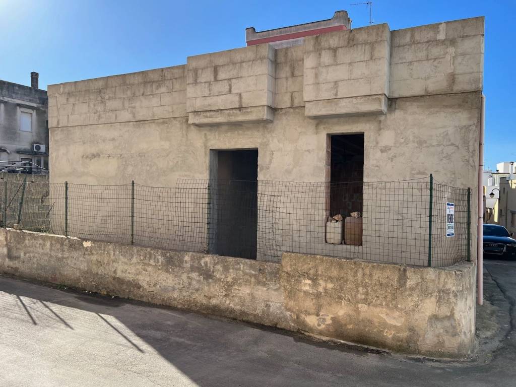 Casa indipendente a Tuglie in Via Cesare Giusti - Foto 3