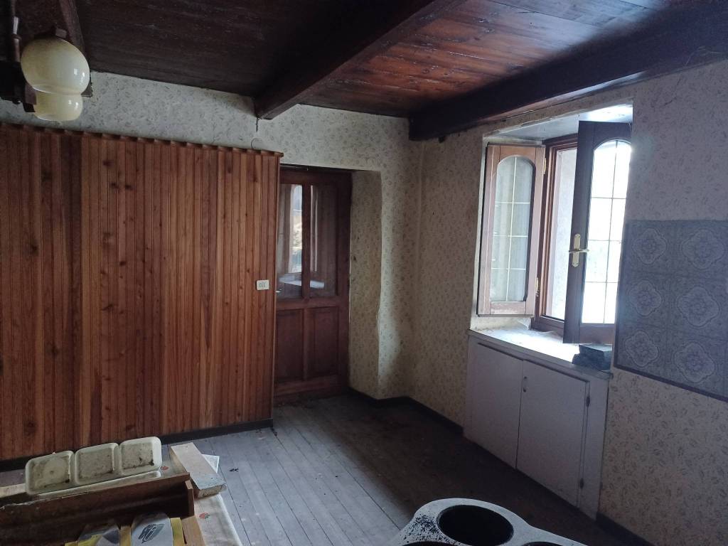 Casa indipendente a Valstrona in Via Monte Grappa, 7 - Foto 3