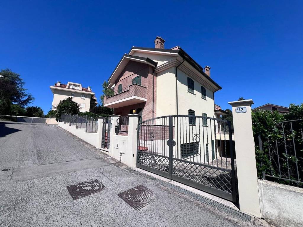 Villa a Frosinone in Località Colle Iannini - Foto 3