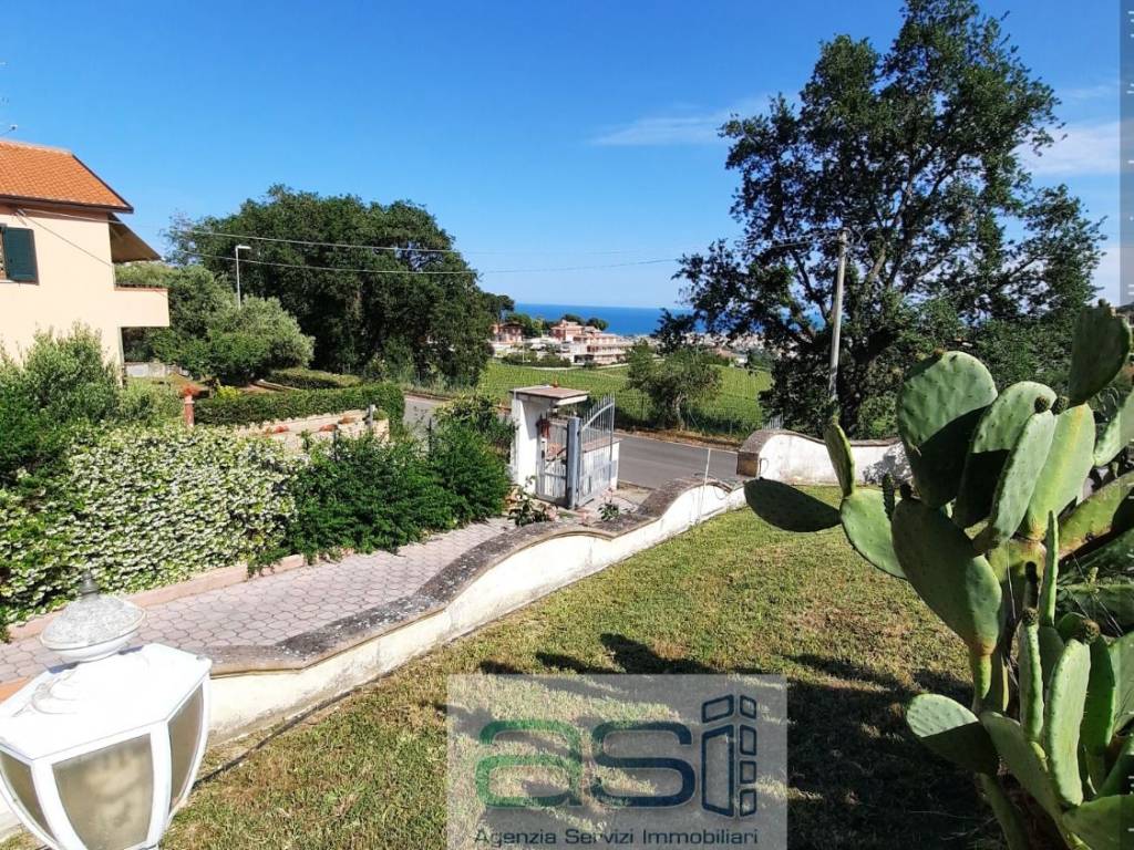 Villa a Tortoreto in Via Fontanelle - Foto 2
