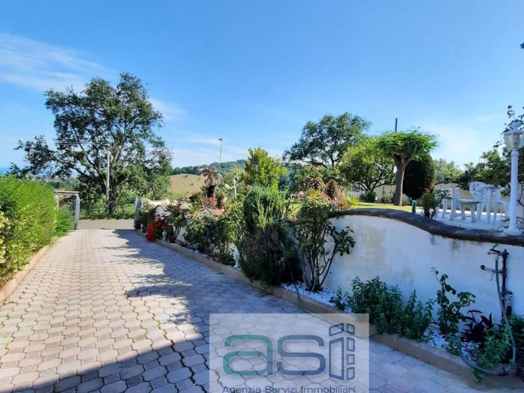 Villa a Tortoreto in Via Fontanelle - Foto 3