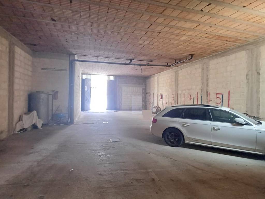 Box / garage a Francavilla fontana in Via Montebello, 1 - Foto 4