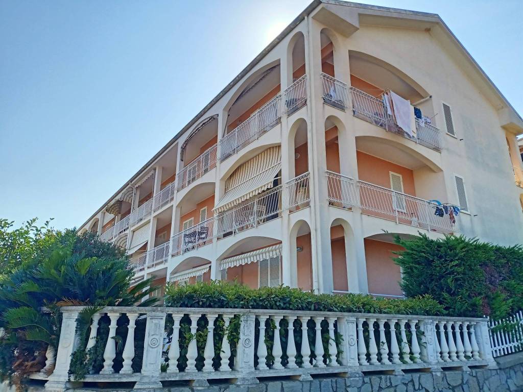 Appartamento a Ceriale in Via Enrico Fausto, 7 - Foto 4