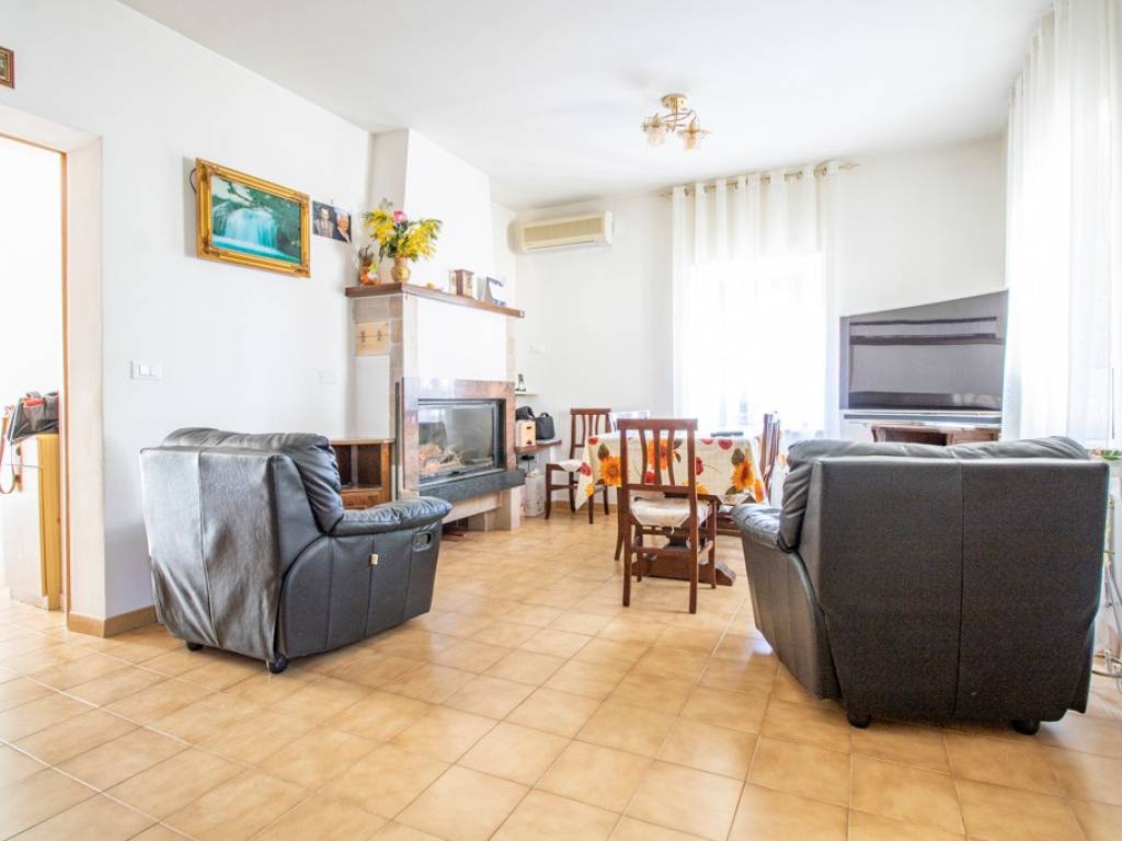 Casa indipendente a Rieti in SP31 - Foto 4