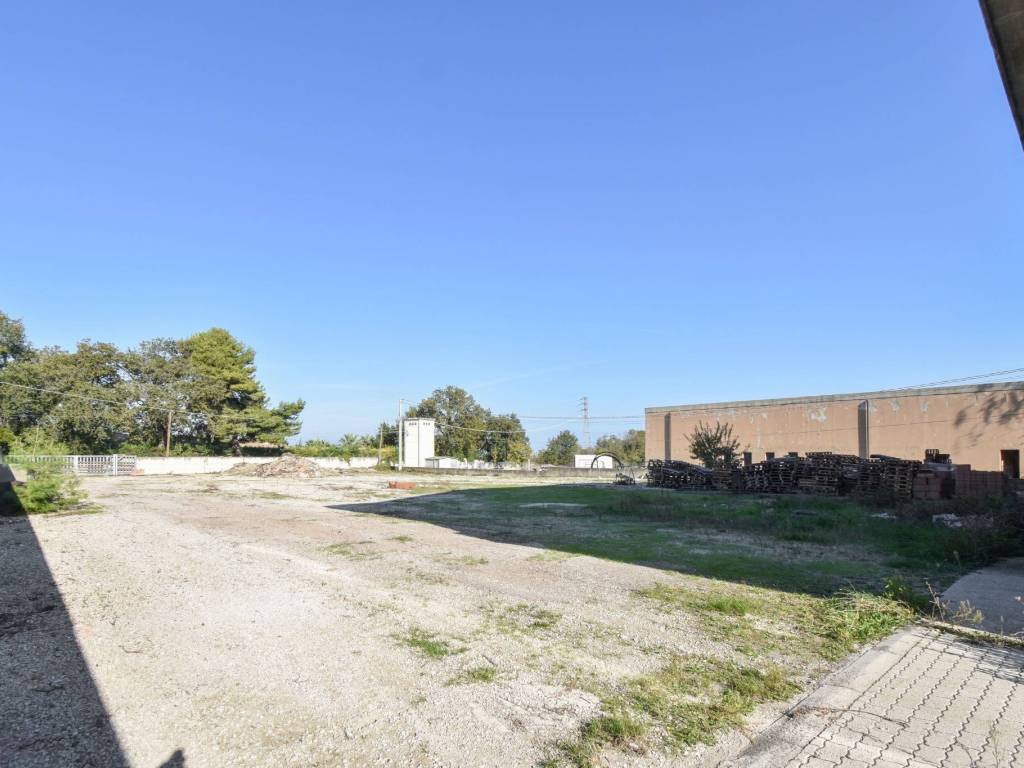 Immobile a Santa maria imbaro in Strada Statale Lanciano Fossacesia - Foto 2