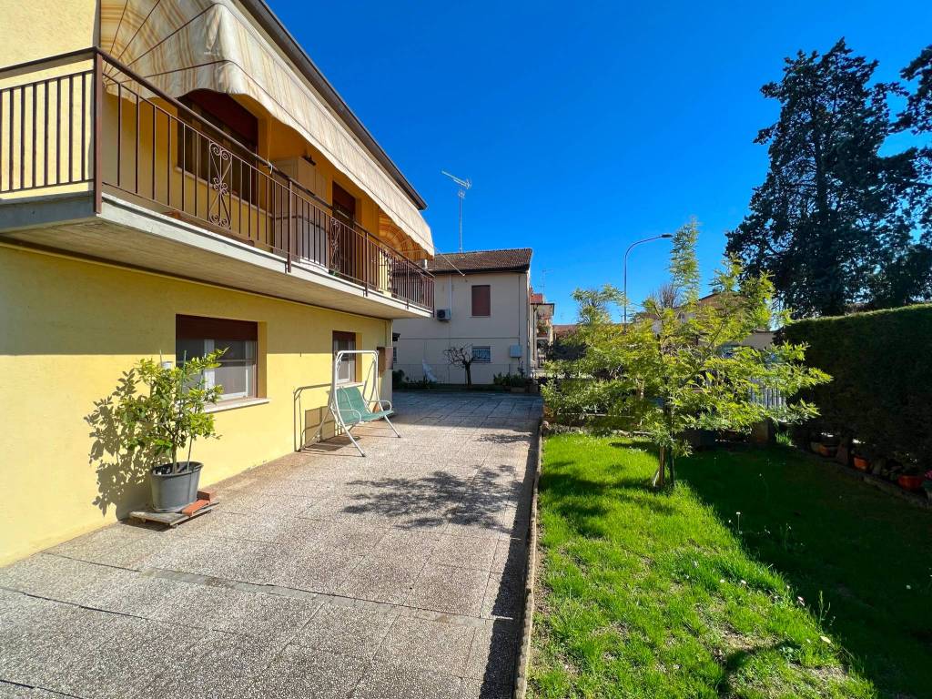 Villa a Argenta in Via Nicolò Rondinelli, 10 - Foto 2