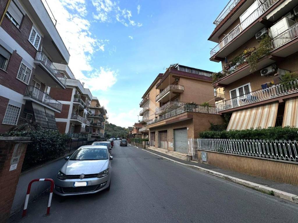 Immobile a Roma in Via dei Buonvisi, 209 - Foto 1