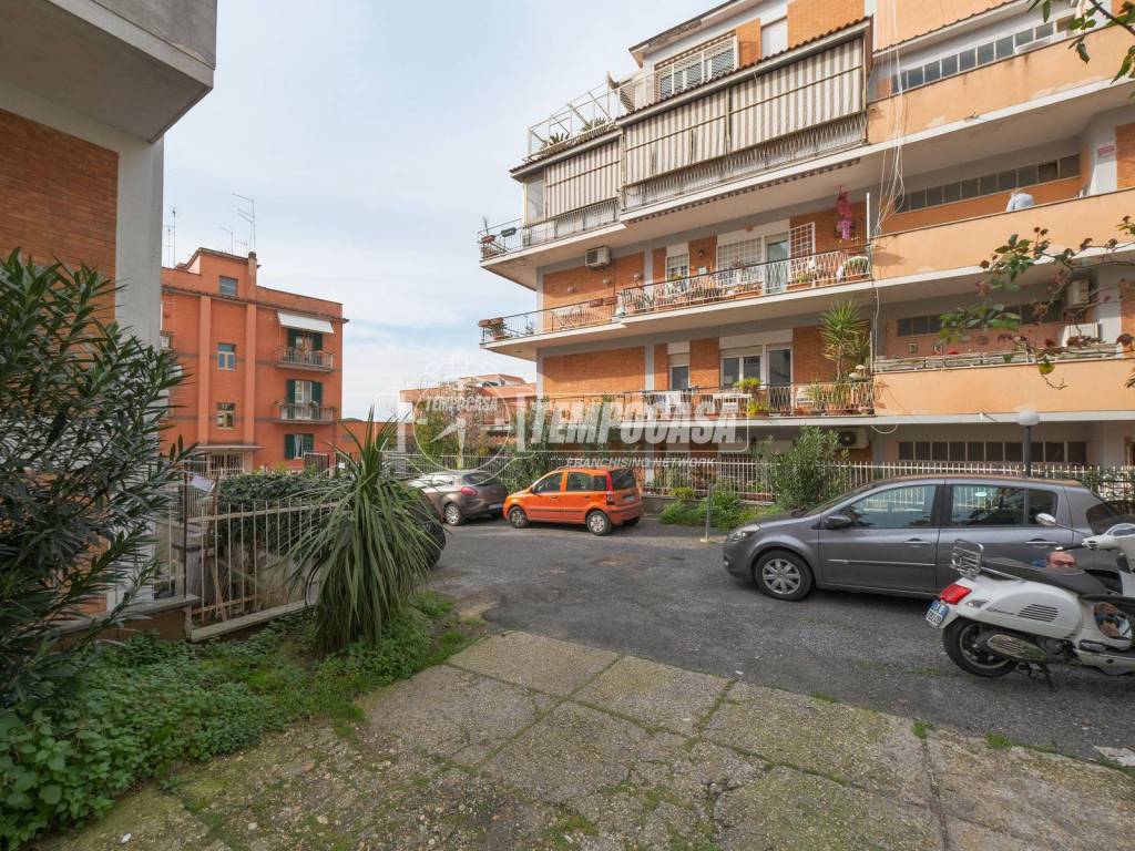 Appartamento a Roma in Via Fosso del Poggio 32/A - Foto 2