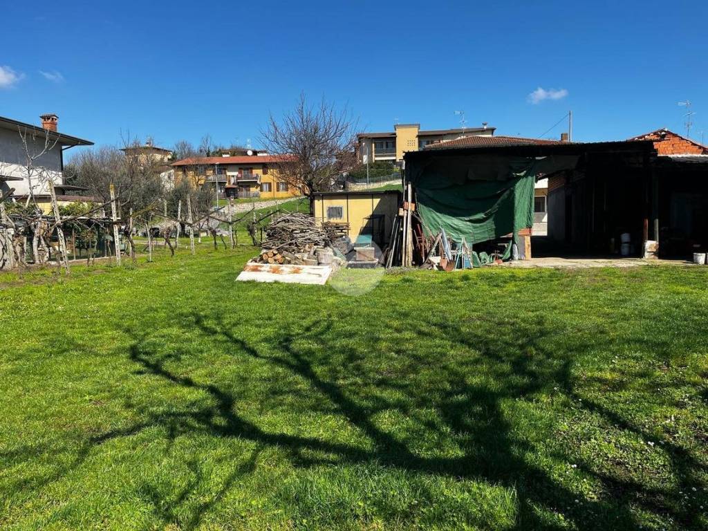 Terreno a Capriano del colle in Piazza Mazzini, 1 - Foto 2