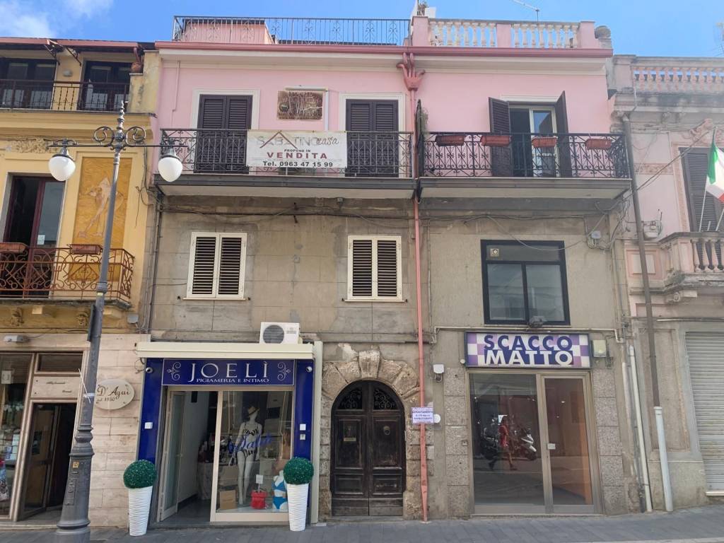 Appartamento a Vibo valentia in Corso Vittorio Emanuele III, 167 - Foto 2