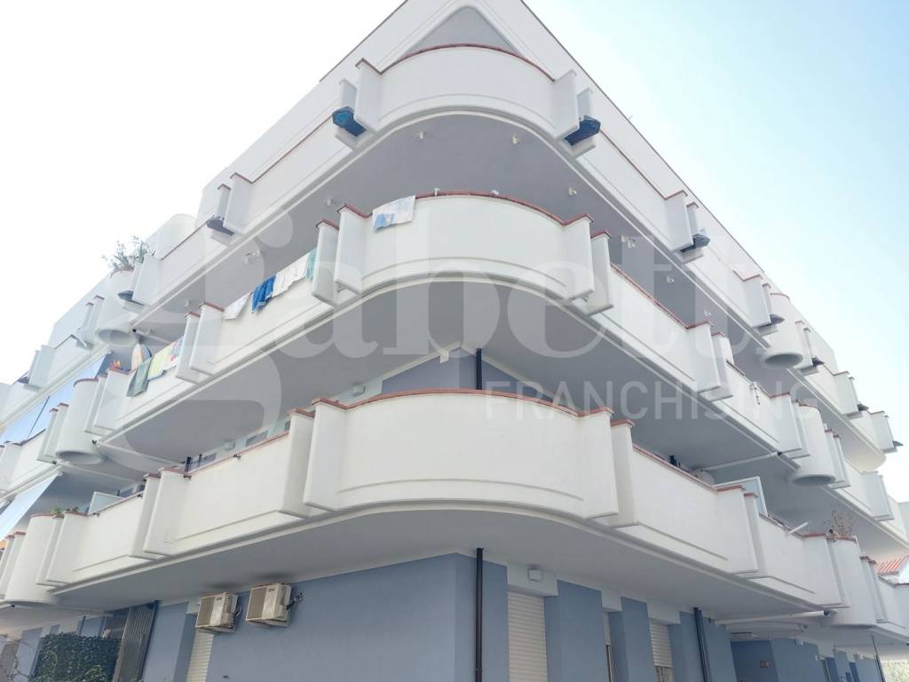 Appartamento a Alba adriatica in Via Merano, 13 - Foto 2