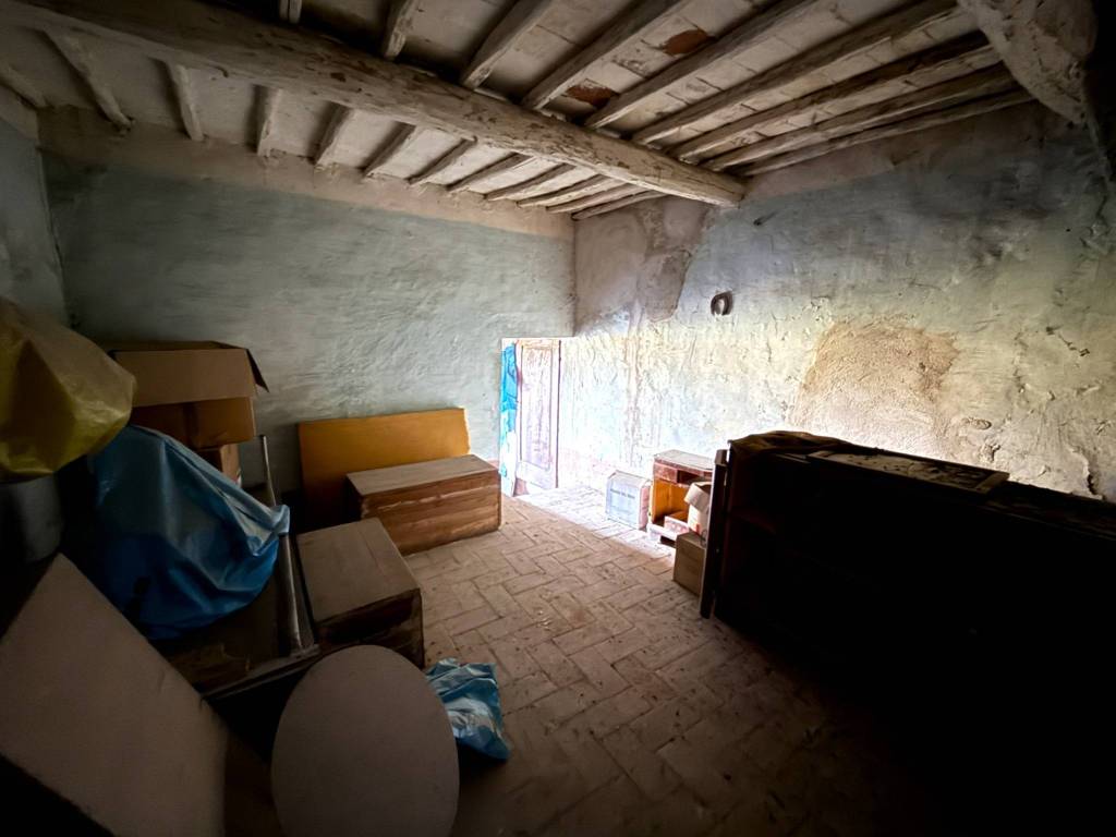 Casa indipendente a Castiglione del lago in Via Fratelli Bandiera - Foto 2