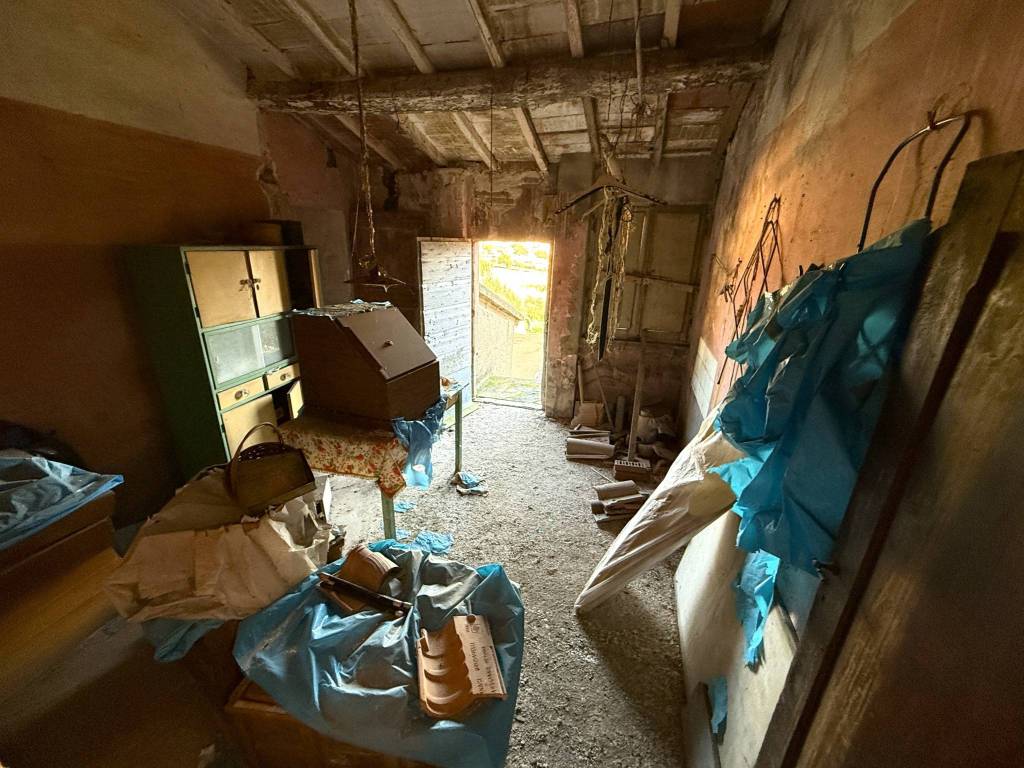 Casa indipendente a Castiglione del lago in Via Fratelli Bandiera - Foto 5
