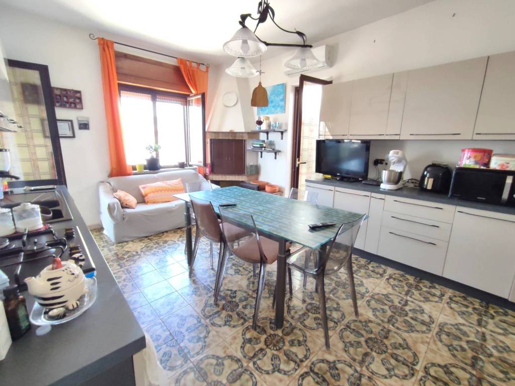 Appartamento a Gallipoli in Via Ippolito Nievo, 27 - Foto 4