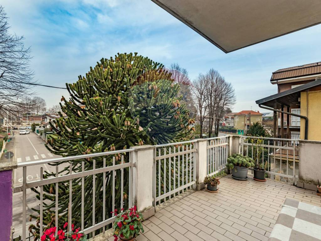 Villa a Caronno pertusella in via Verdi, 95 - Foto 3