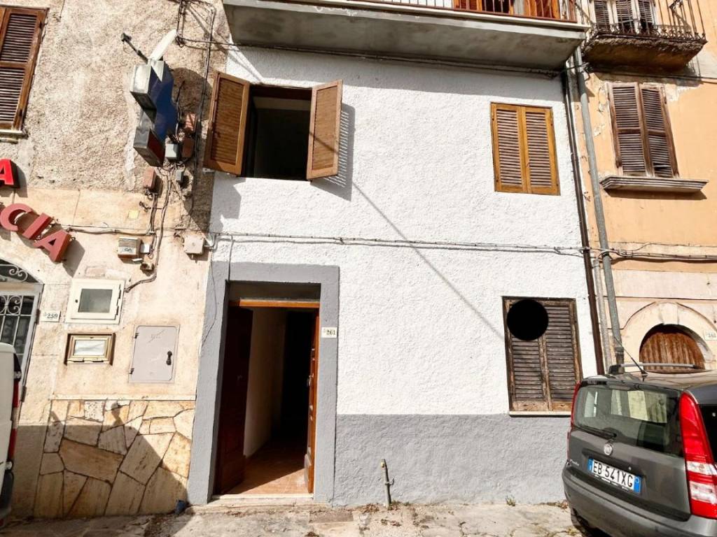 Casa indipendente a Borgorose in Via Roma - Foto 2