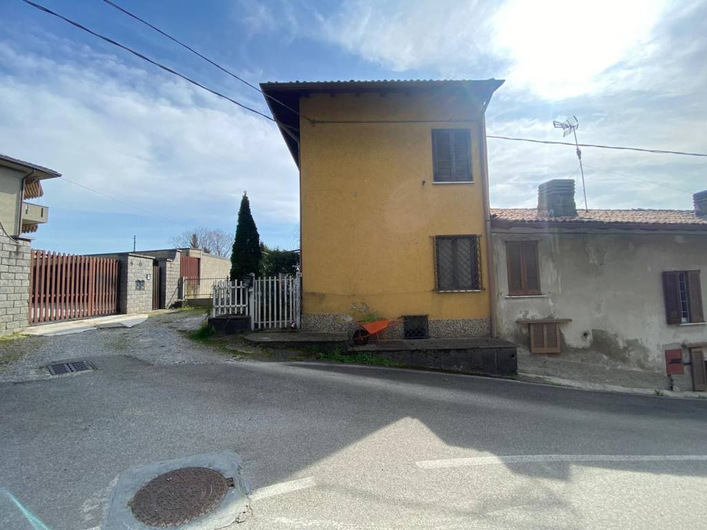 Casa indipendente a Nibionno in Via Mongodio - Foto 4