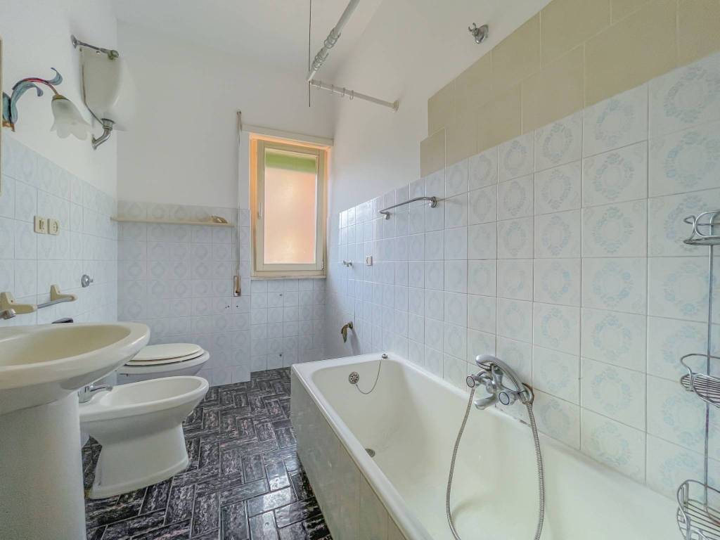 Appartamento a Aprilia in Via Ippolito Nievo - Foto 5