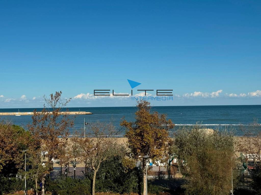 Attico / mansarda a Pescara in Lungomare Cristoforo Colombo - Foto 2