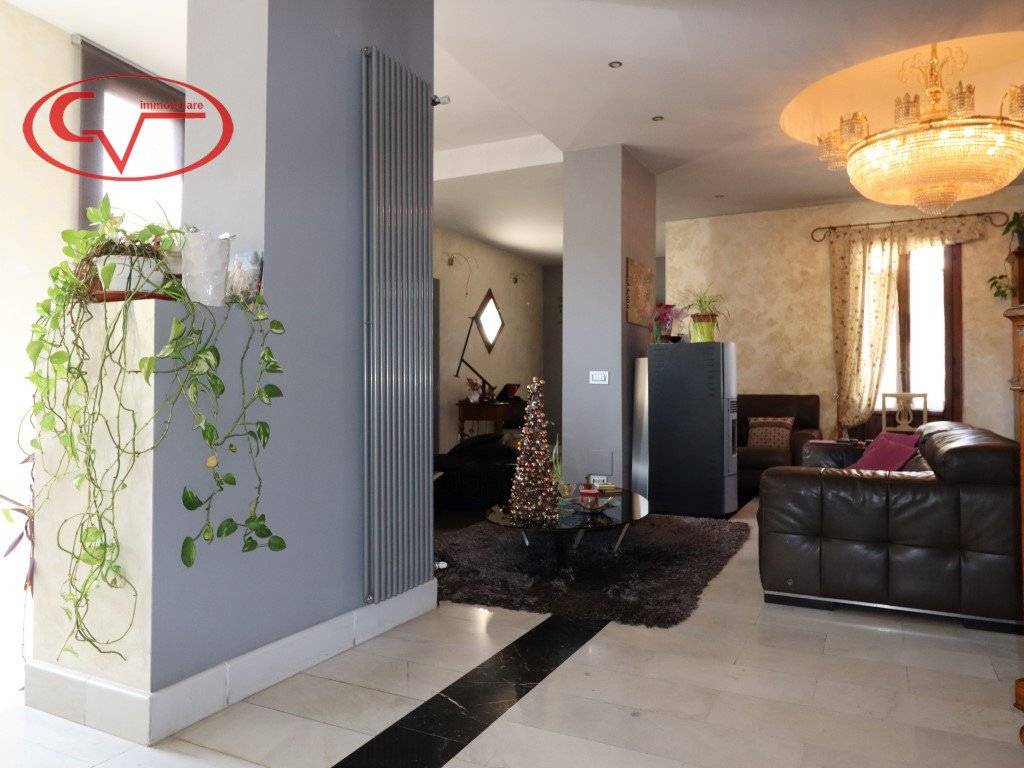 Appartamento a Montevarchi in Viale Giacomo Matteotti - Foto 2