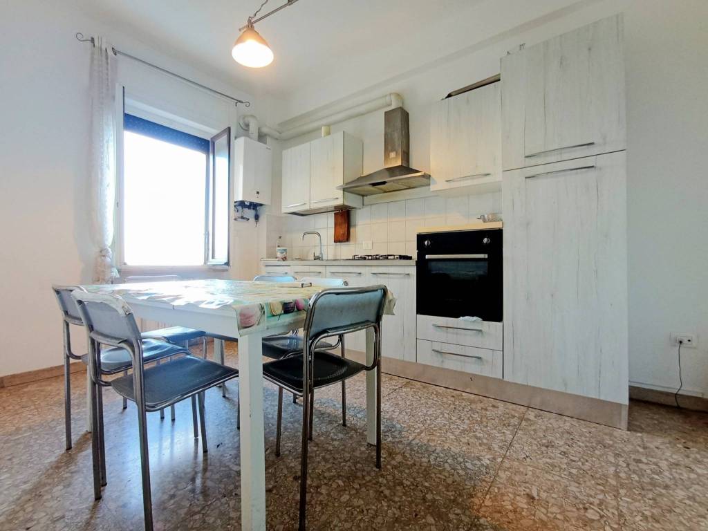 Appartamento a Falconara marittima in Via Nino Bixio - Foto 5