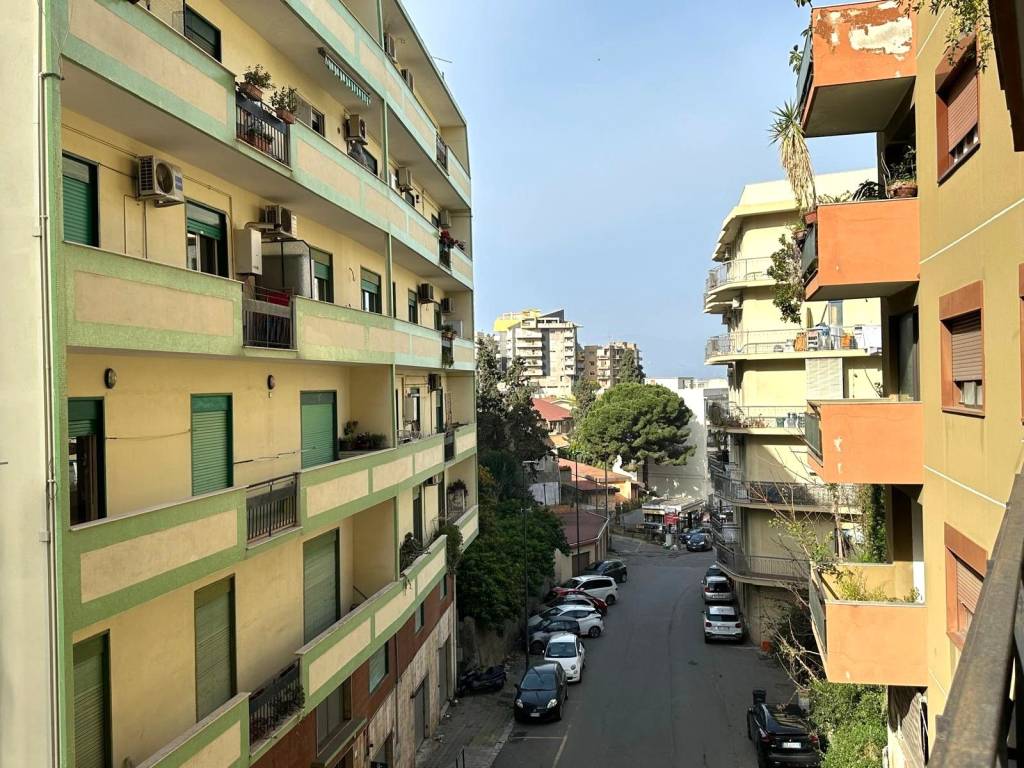 Appartamento a Reggio calabria in Via Santa Lucia, 5 - Foto 2