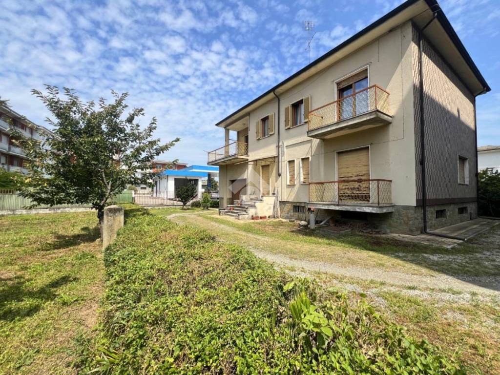 Villa a Santhià in Corso Santo Ignazio, 41 - Foto 2