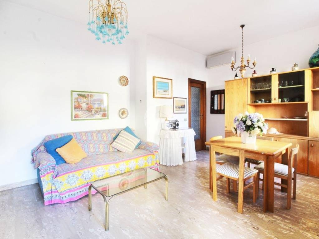 Appartamento a Alba adriatica in Via Venezia, 19 - Foto 2