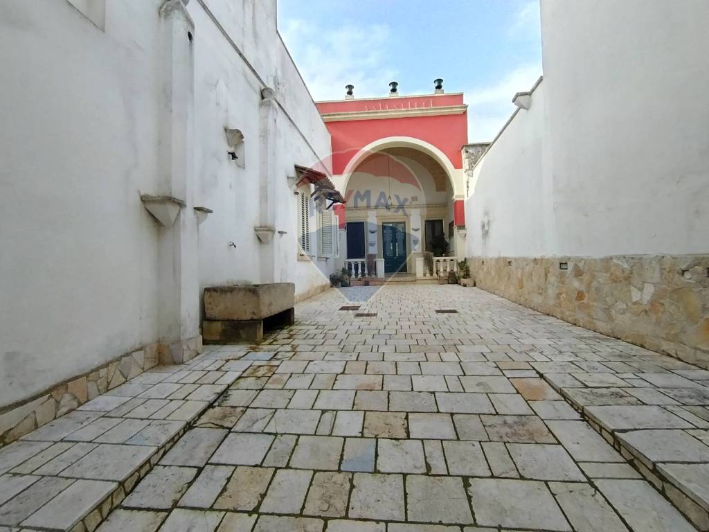 Casa indipendente a San pietro in lama in Via Regina Margherita di Savoia, 32 - Foto 3