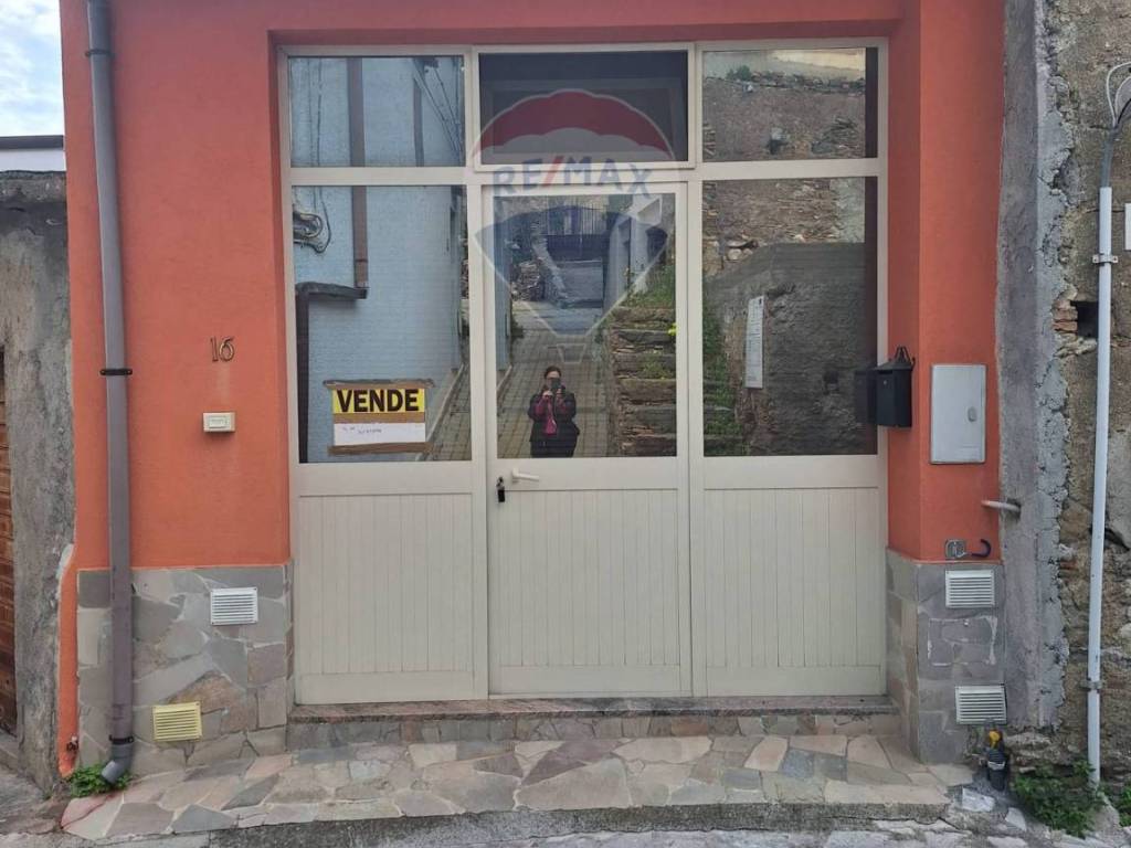 Casa indipendente a Pagliara in via cesare battisti, 12 - Foto 2