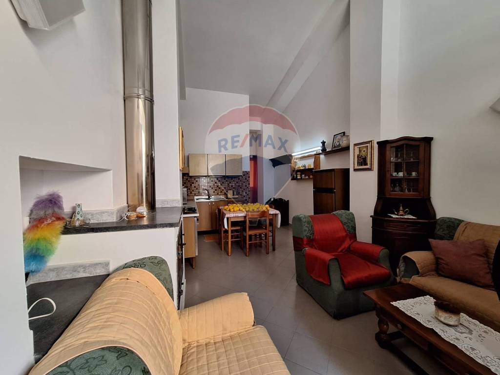 Casa indipendente a Pagliara in via cesare battisti, 12 - Foto 3