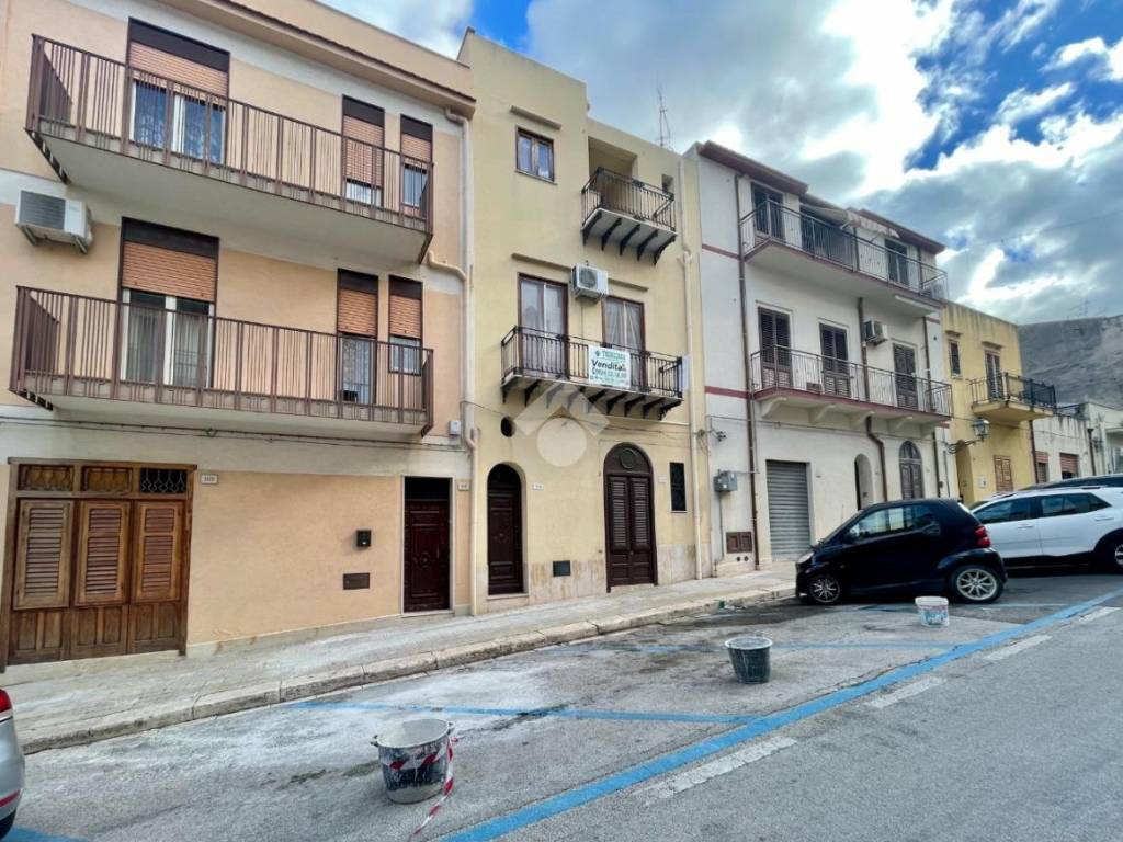 Casa indipendente a Castellammare del golfo in Corso Giuseppe Garibaldi, 304 - Foto 2