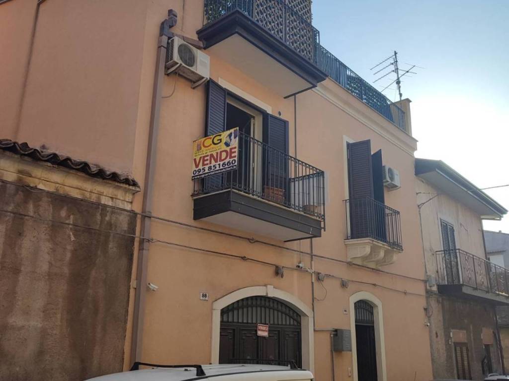 Casa indipendente a Paternò in VIA CONIGLIO - Foto 2